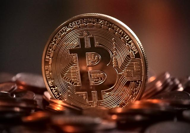 Wpływ regulacji prawnych na adaptację Bitcoina w płatnościach międzynarodowych
