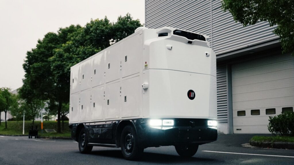 Robomart unveils new delivery robot with  flat fee to challenge DoorDash, Uber Eats