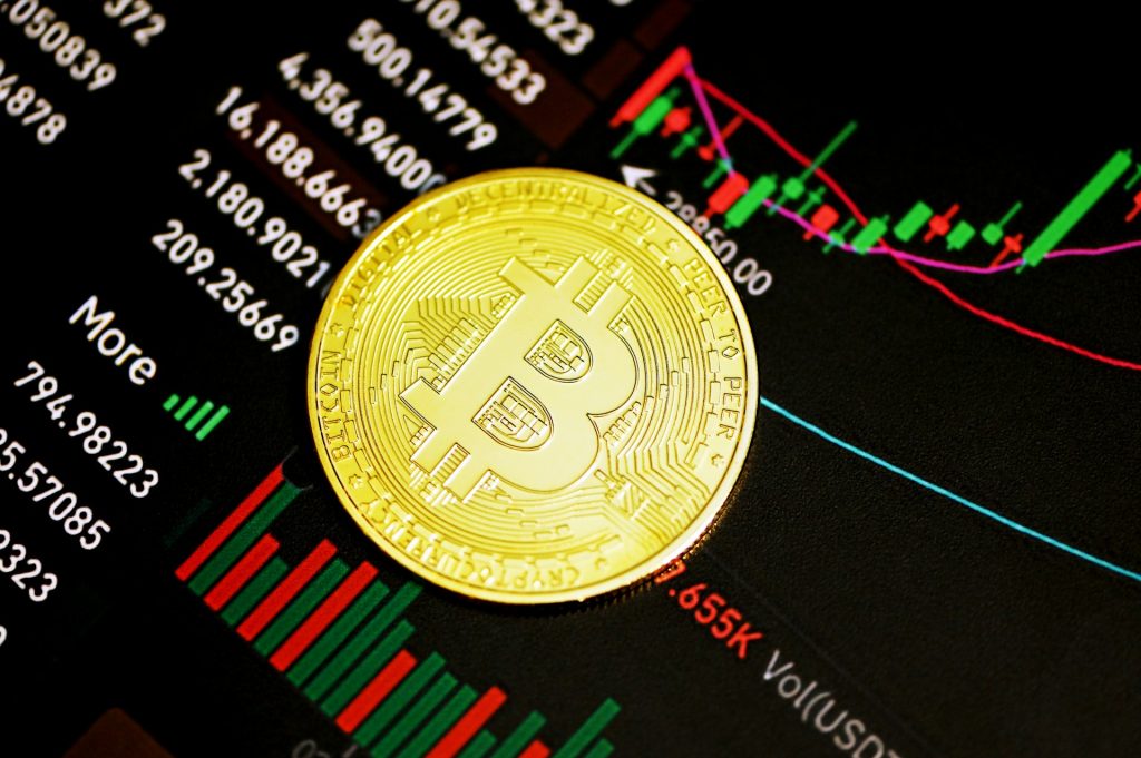 Bitcoin to ,000? Analyst warns of possibility of free fall