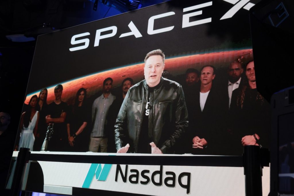 SpaceX has an AI device prototype, and it sure sounds phone-ish SpaceX has an AI device prototype, and it sure sounds phone-ish